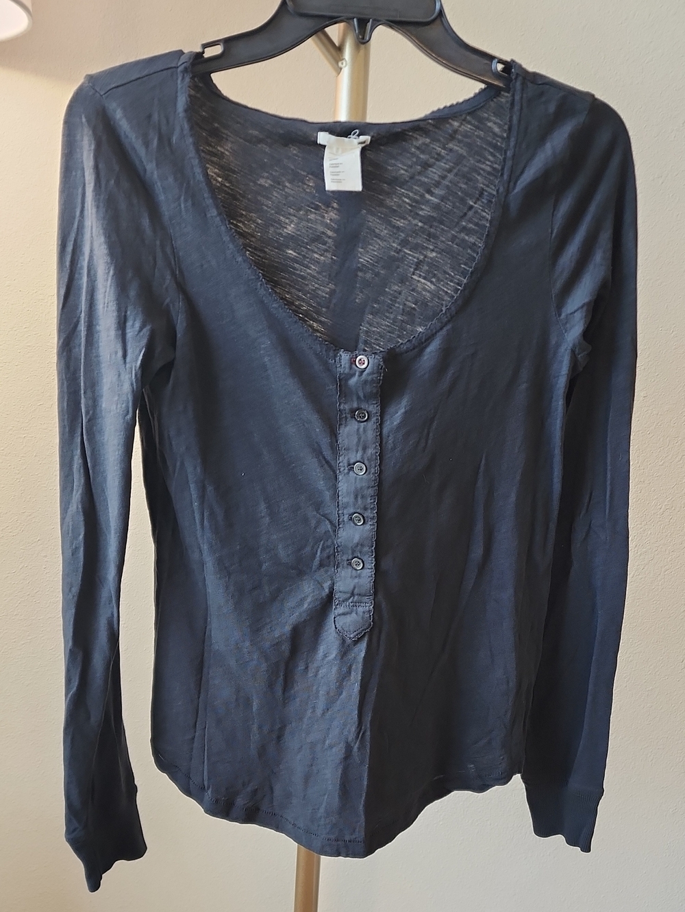 Women’s Long Sleeve Scoop Neck Button Henley Top - Black